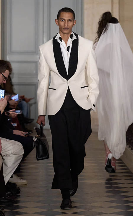 أسبوع باريس للموضة: روح المرح في مجموعة Jacquemus